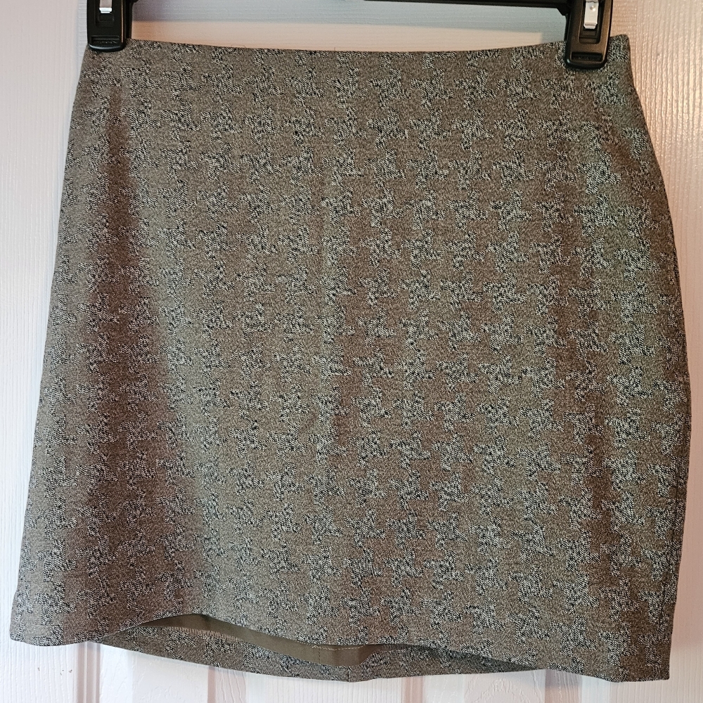 NWT Size 6 Express Mini Skirt